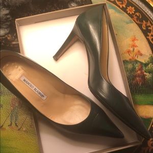 Classic Dark Green Manolo Blahnik Leather Pumps